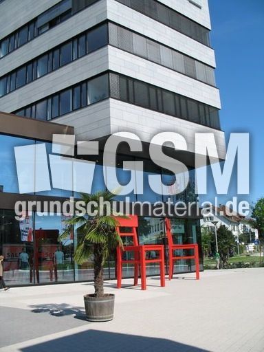 Weil am Rhein Stadt der Stühle 004.jpg